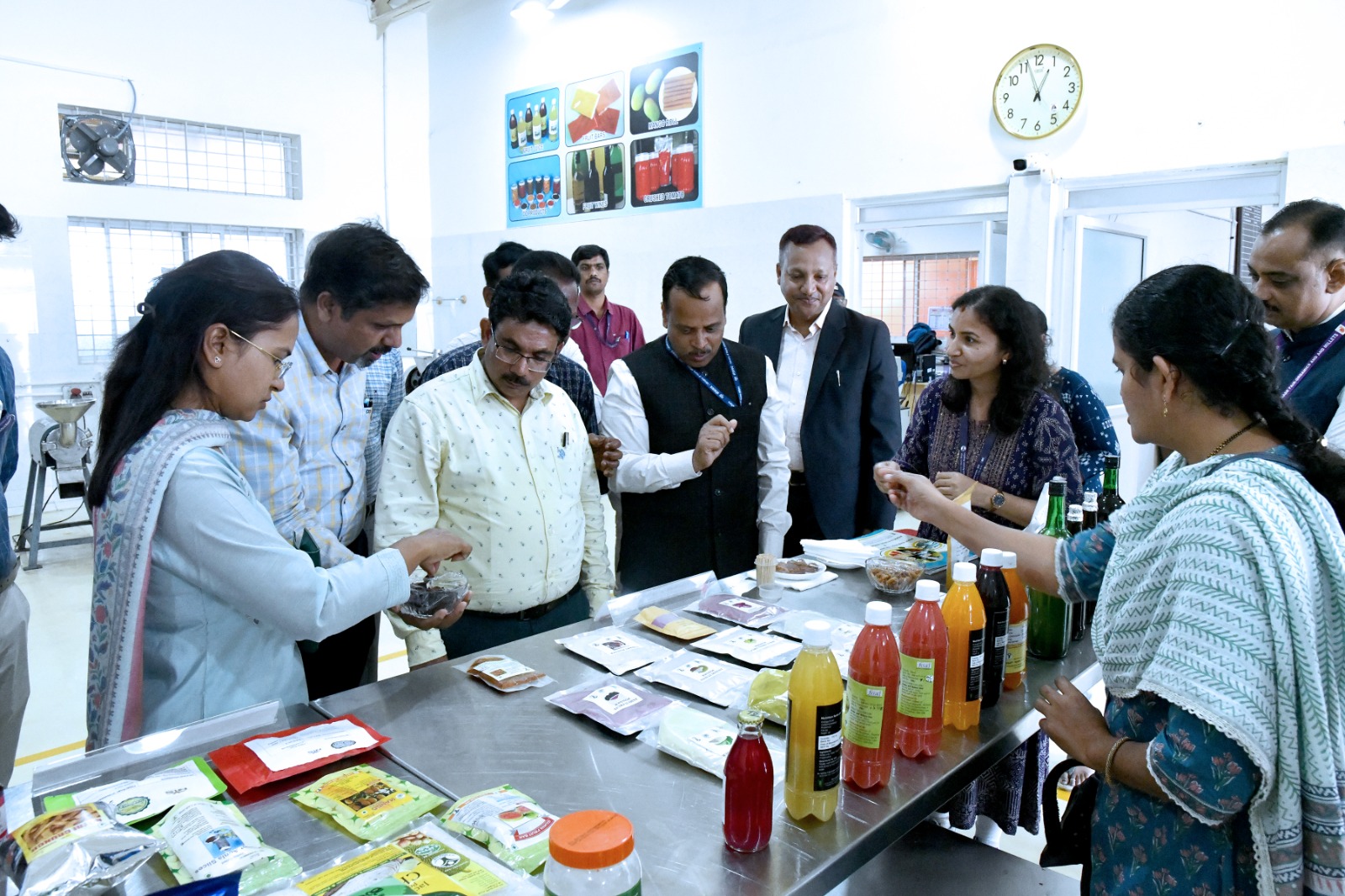 Jharkhand Minister of Agriculture Smt. Shilpi Neha Tirkey visits IIHR, Bengaluru