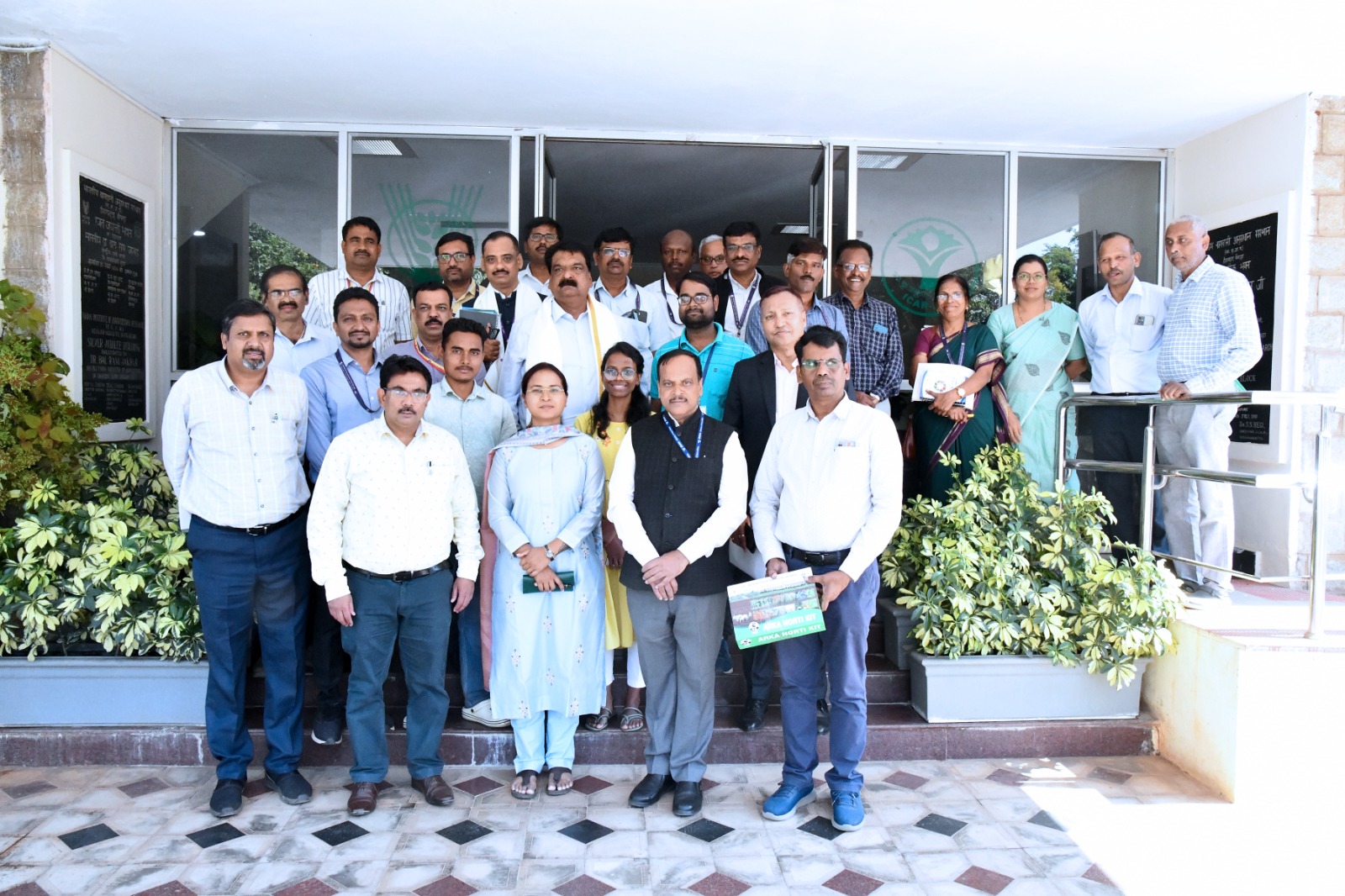 Jharkhand Minister of Agriculture Smt. Shilpi Neha Tirkey visits IIHR, Bengaluru