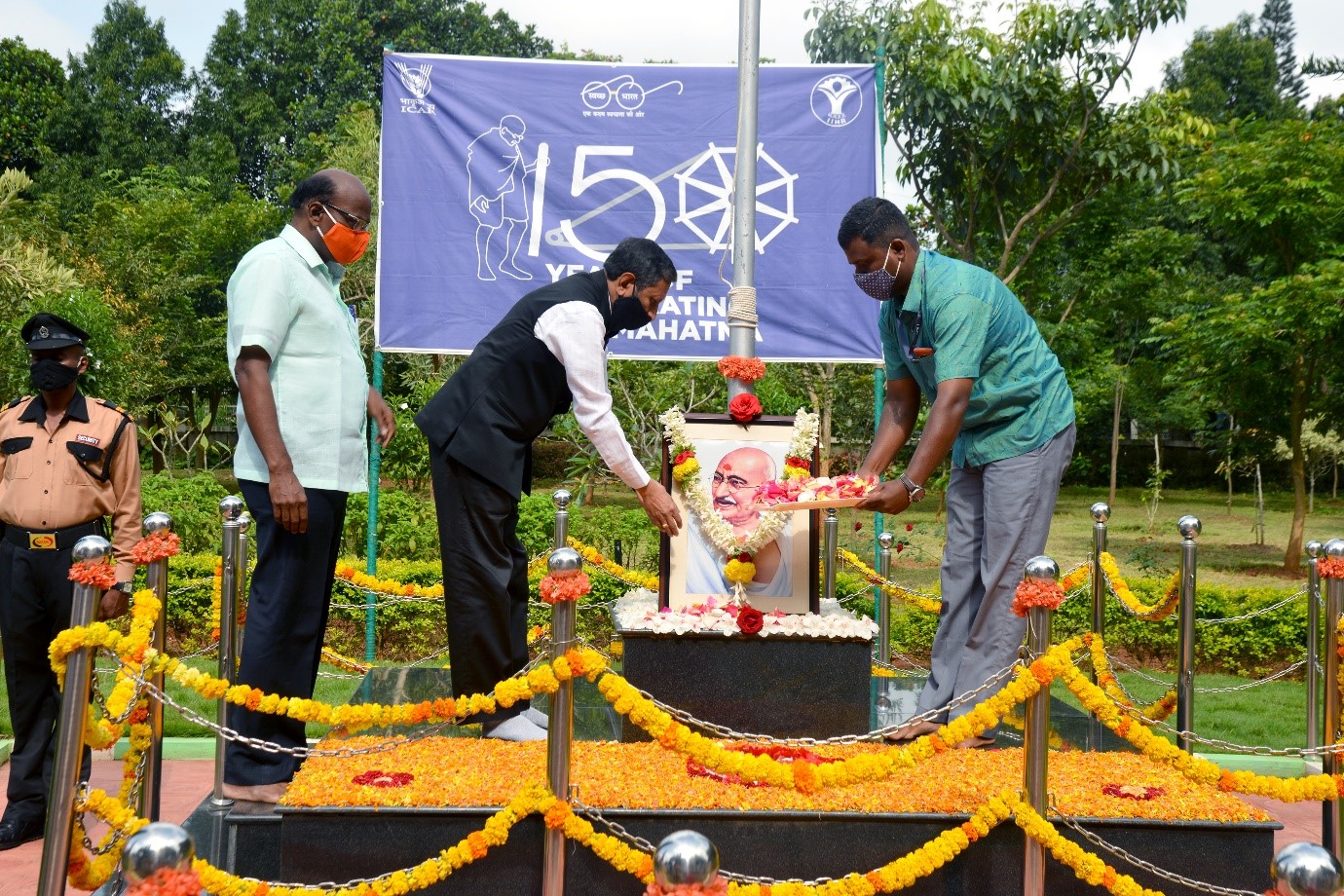 Celebrations of Birth Anniversary of Mahatma Gandhi at ICAR-IIHR, Hessarghatta on 2nd October,2020