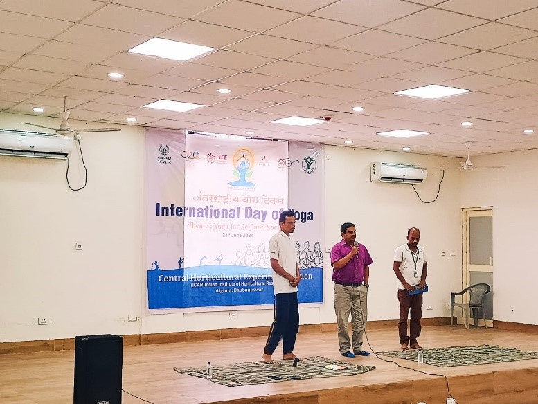 Central Horticultural Experiment Station  ( ICAR-IIHR), Bhubaneswar, celebrated the 10th International Yoga Day
